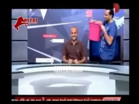 وائل رياض يخوض تحدي الثلج على الهواء في الاستوديو