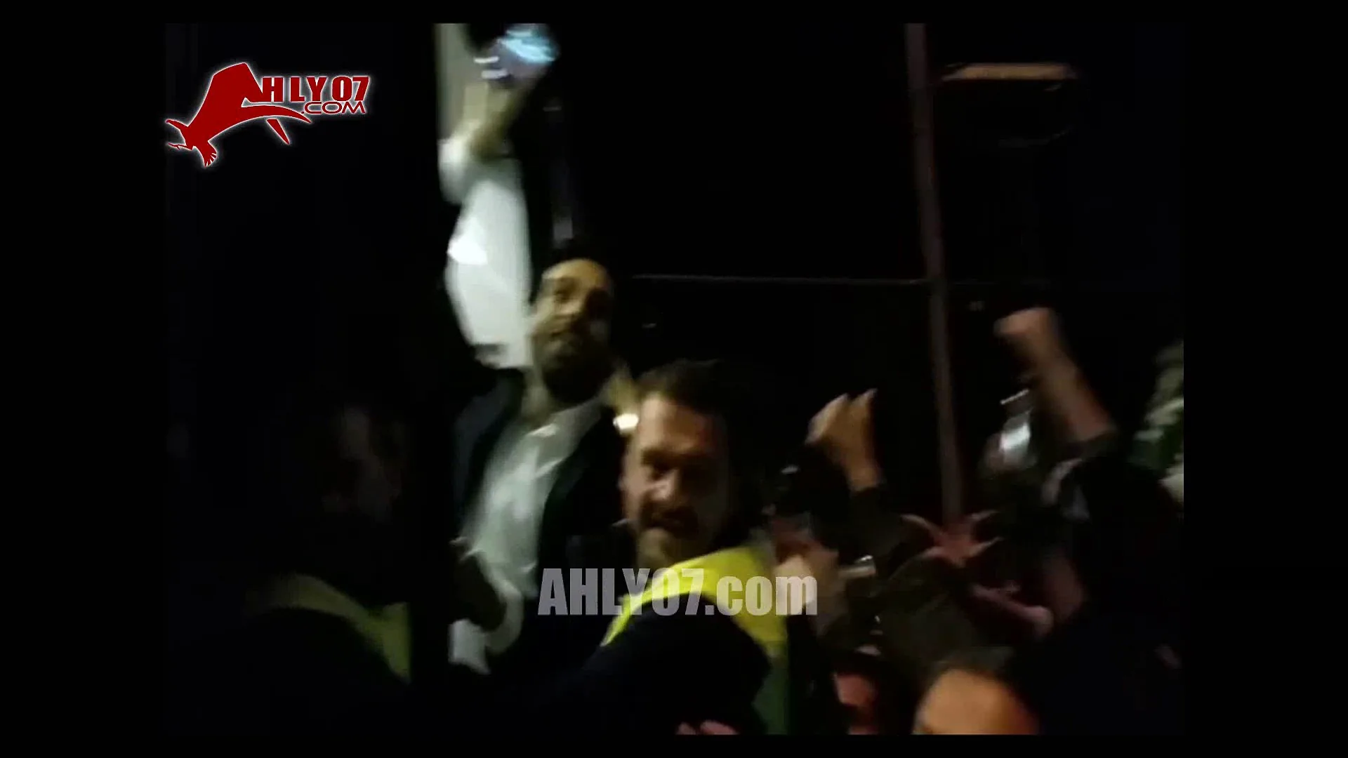 فيديو رائع احتفاء محمد صلاح مع جمهور فيورنتينا عقب لقاء روما