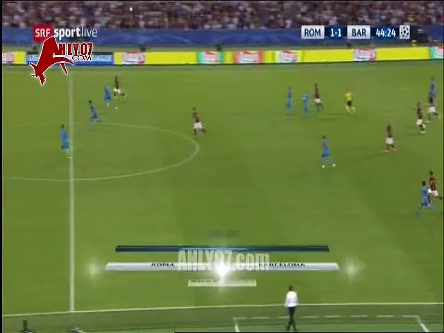 محمد صلاح يضرب دفاع برشلونة وينفرد بالمرمى ويهدر فرصة مؤكد