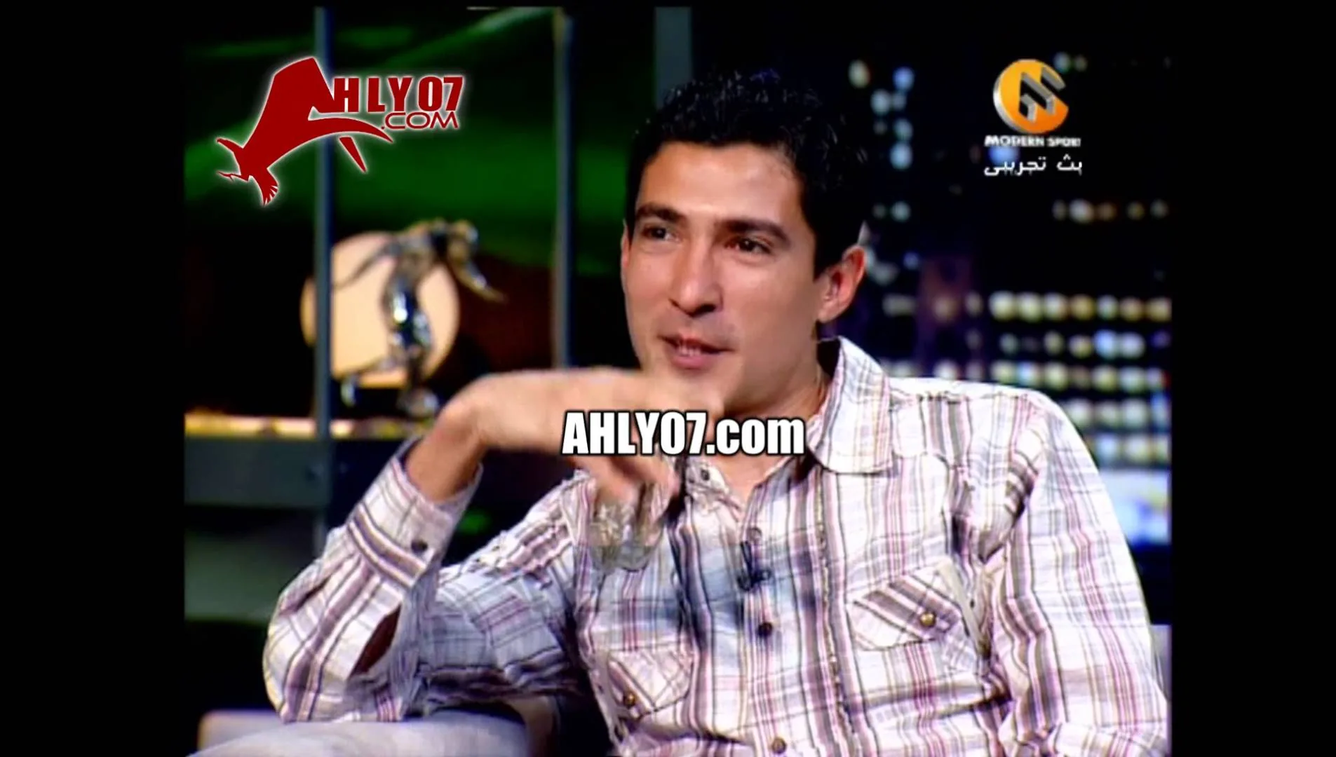 فيديو نادر وحصري الأسطورة محمد بركات للأسطورة محمود الخطيب نفسي ألعب ليبرو