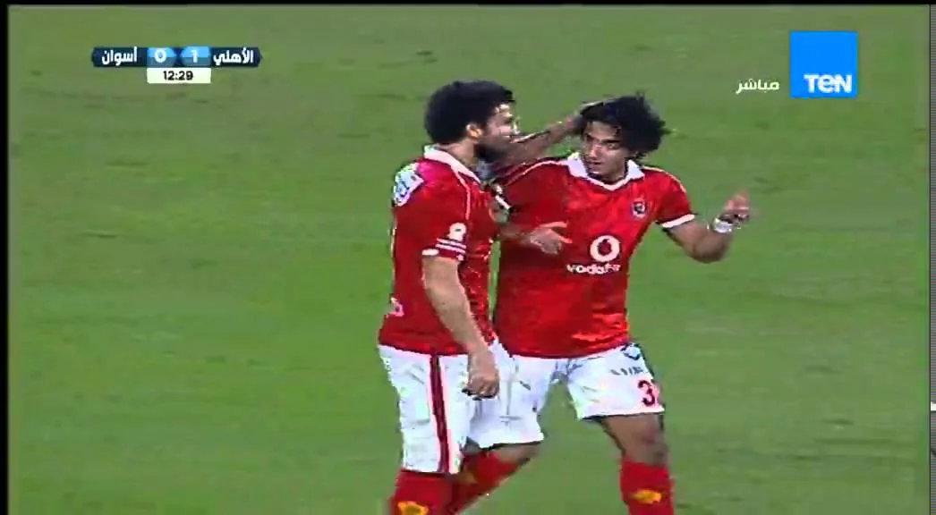 هدف الأهلي الأول في اسوان مقابل 0 مؤمن زكريا الدوري 29 ديسمبر 2015