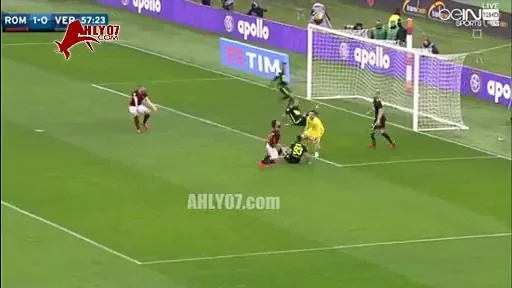 شاهد محمد صلاح يشعل غضب وحزن مشجعي روما بإهدار فرصة ولا اسهل امام فيرونا 17 يناير 2016