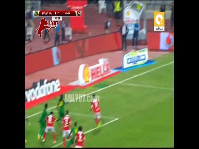 شاهد خناقة رمضان صبحي ولاعبو الأهلي مع يانج افريكانز داخل الملعب بسبب الحارس