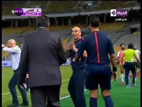 شاهد هتافات الجماهير ضد التوأم حسام وابراهيم بعد اعتراضهم في مباراة الأهلي العبيط أهوه