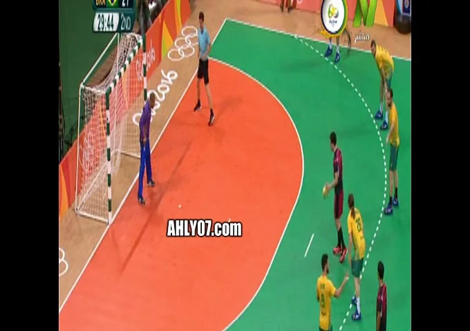 شاهد أحمد الأحمر يهدر هدف الفوز المؤكد لمنتخب مصر لليد في ريو دي جانيرو امام البرازيل