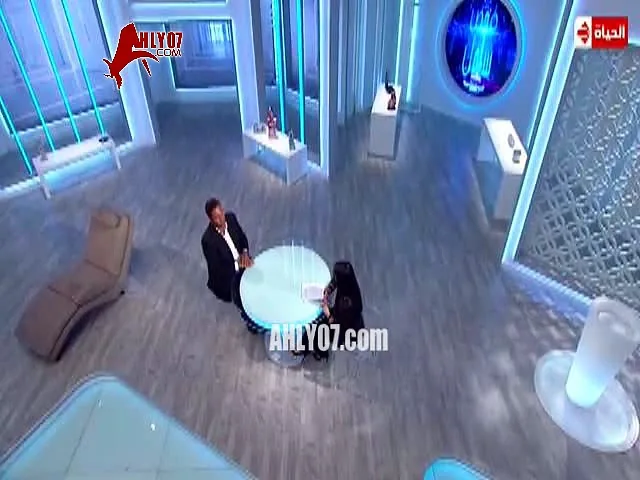 شاهد ميدو هزعل لو مراتي اتحجبت ولو شكل الستات احلى بالحجاب كان ربنا خلقهم قرع  من غير شعر