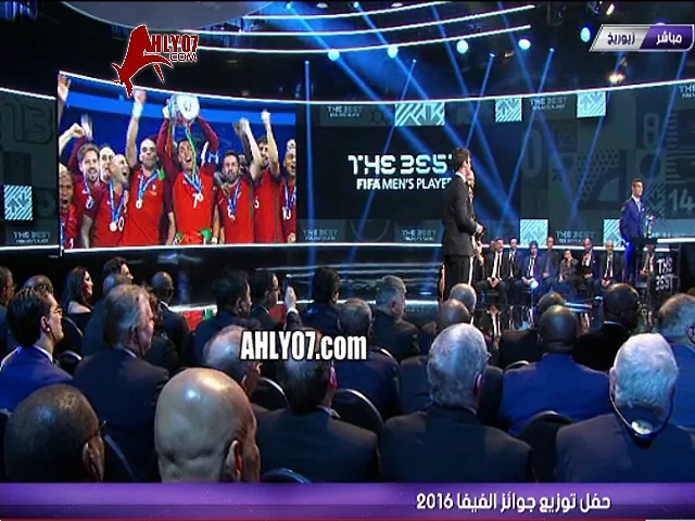 شاهد ابو تريكة وسعادته في لحظة تتويج كريستيانو رونالدو أفضل لاعب في العالم ويكيد لميسي وبرشلونة بكلمات ساخرة