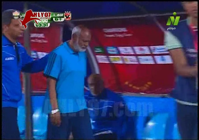 شاهد خناقة وسلوك غير رياضي من حسام عاشور عقب مباراة الاهلي والانتاج يؤدي الى طرده