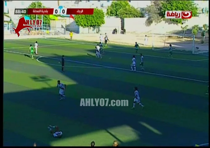 شاهد فضيحة تحكيمية واخلاقية الحكم البنا يطرد لاعب بلدية المحلة ويتغاضى عن طرد لاعب الرجاء وخناقة في الوقت القاتل