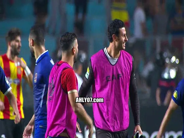 شاهد حصريا بصوت الملعب لحظة صافرة الحكم وفوز الاهلي على الترجي احتفالات اللاعبين والبدري وانكسار ومواساة للترجي